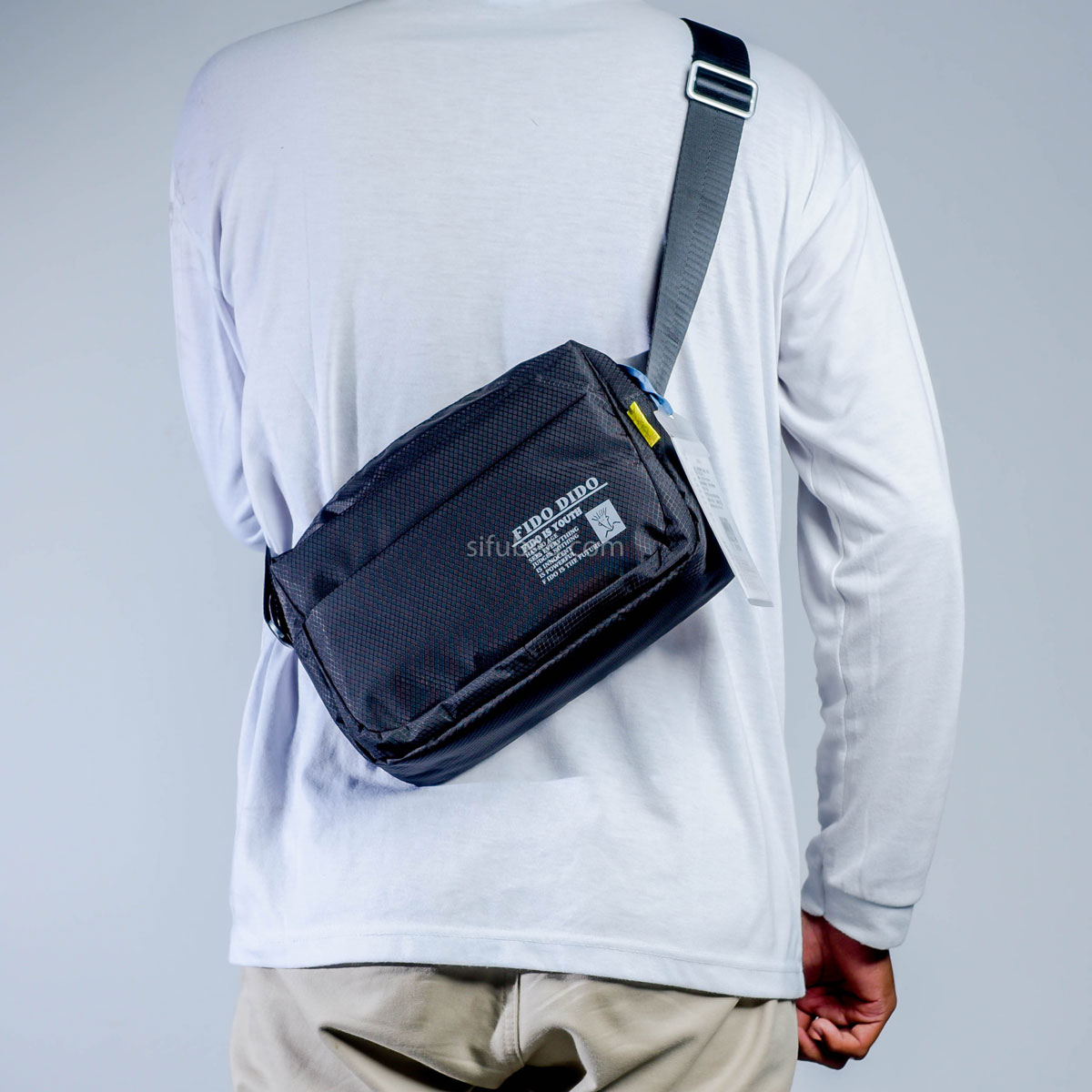 lightweight sling bag