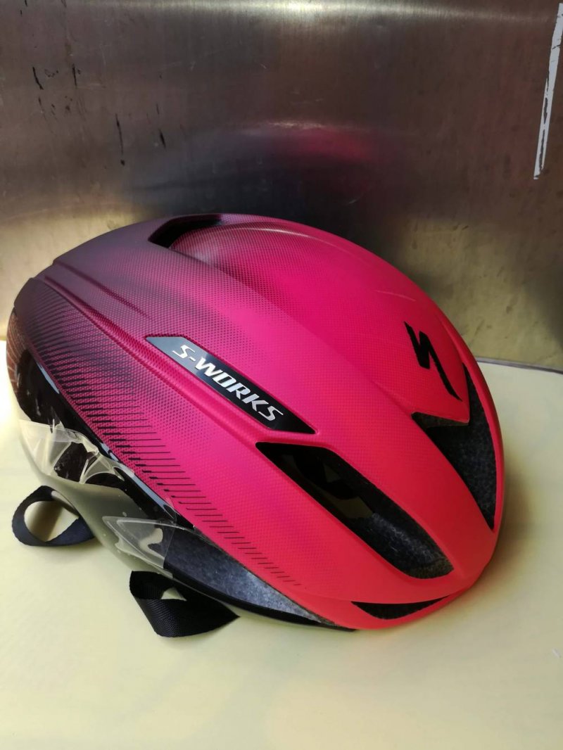 specialized evade red